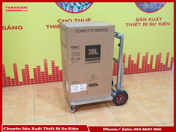Bán Xe Đẩy Ghế Sự Kiện Chịu Tải Cao Giúp Tiết Kiệm Nhân Lực, Thời Gian, Bảo Vệ Ghế Và Nâng Cao Chuyên Nghiệp. Sản Phẩm Khung Thép Chịu Lực, Bánh Xe Chịu Tải Lớn, Gấp Gọn Tiện Lợi. Tân Đại Khí Cung Cấp Đa Dạng Model, Tư Vấn Nhanh, Lắp Đặt Chuyên Nghiệp Và Bảo Hành Dài Hạn. Liên Hệ Ngay Để Báo Giá!