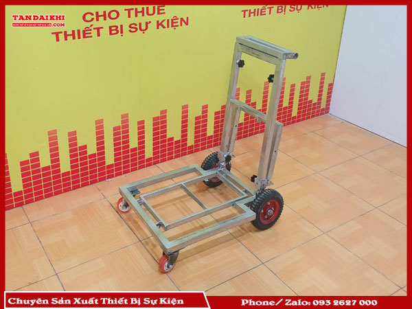 Bán Xe Đẩy Ghế Sự Kiện Chịu Tải Cao Giúp Tiết Kiệm Nhân Lực, Thời Gian, Bảo Vệ Ghế Và Nâng Cao Chuyên Nghiệp. Sản Phẩm Khung Thép Chịu Lực, Bánh Xe Chịu Tải Lớn, Gấp Gọn Tiện Lợi. Tân Đại Khí Cung Cấp Đa Dạng Model, Tư Vấn Nhanh, Lắp Đặt Chuyên Nghiệp Và Bảo Hành Dài Hạn. Liên Hệ Ngay Để Báo Giá!