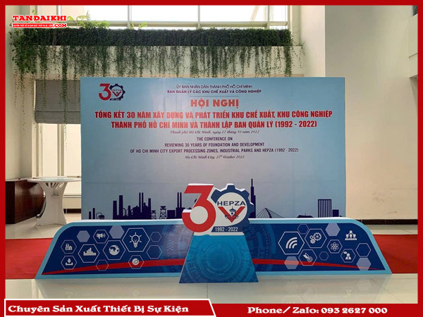 Dịch Vụ Bán Khung Backdrop Lắp Ráp Của Tân Đại Khí Mang Đến Giải Pháp Linh Hoạt, Dễ Dàng Lắp Đặt Và Gỡ Bỏ. Khung Được Thiết Kế Chắc Chắn, Có Thể Điều Chỉnh Kích Thước Theo Yêu Cầu, Phù Hợp Cho Nhiều Sự . Sản Phẩm Đảm Bảo Tính Thẩm Mỹ Và Tiện Ích, Giúp Làm Nổi Bật Không Gian.