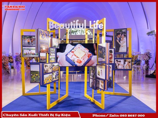 Dịch Vụ Bán Khung Backdrop Lắp Ráp Của Tân Đại Khí Mang Đến Giải Pháp Linh Hoạt, Dễ Dàng Lắp Đặt Và Gỡ Bỏ. Khung Được Thiết Kế Chắc Chắn, Có Thể Điều Chỉnh Kích Thước Theo Yêu Cầu, Phù Hợp Cho Nhiều Sự . Sản Phẩm Đảm Bảo Tính Thẩm Mỹ Và Tiện Ích, Giúp Làm Nổi Bật Không Gian.